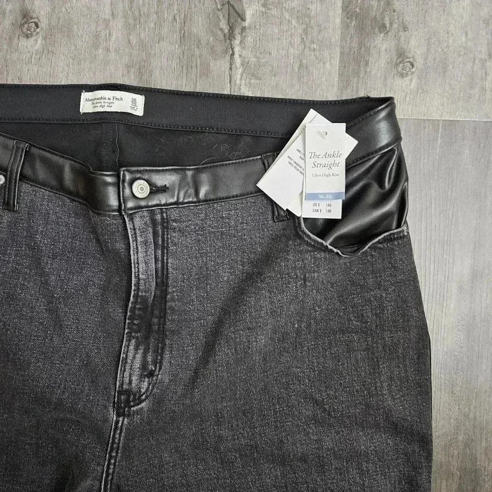 Abercrombie Mixed Fabric Ultra High Rise Ankle Straight‎ Jean Black Leather 22L